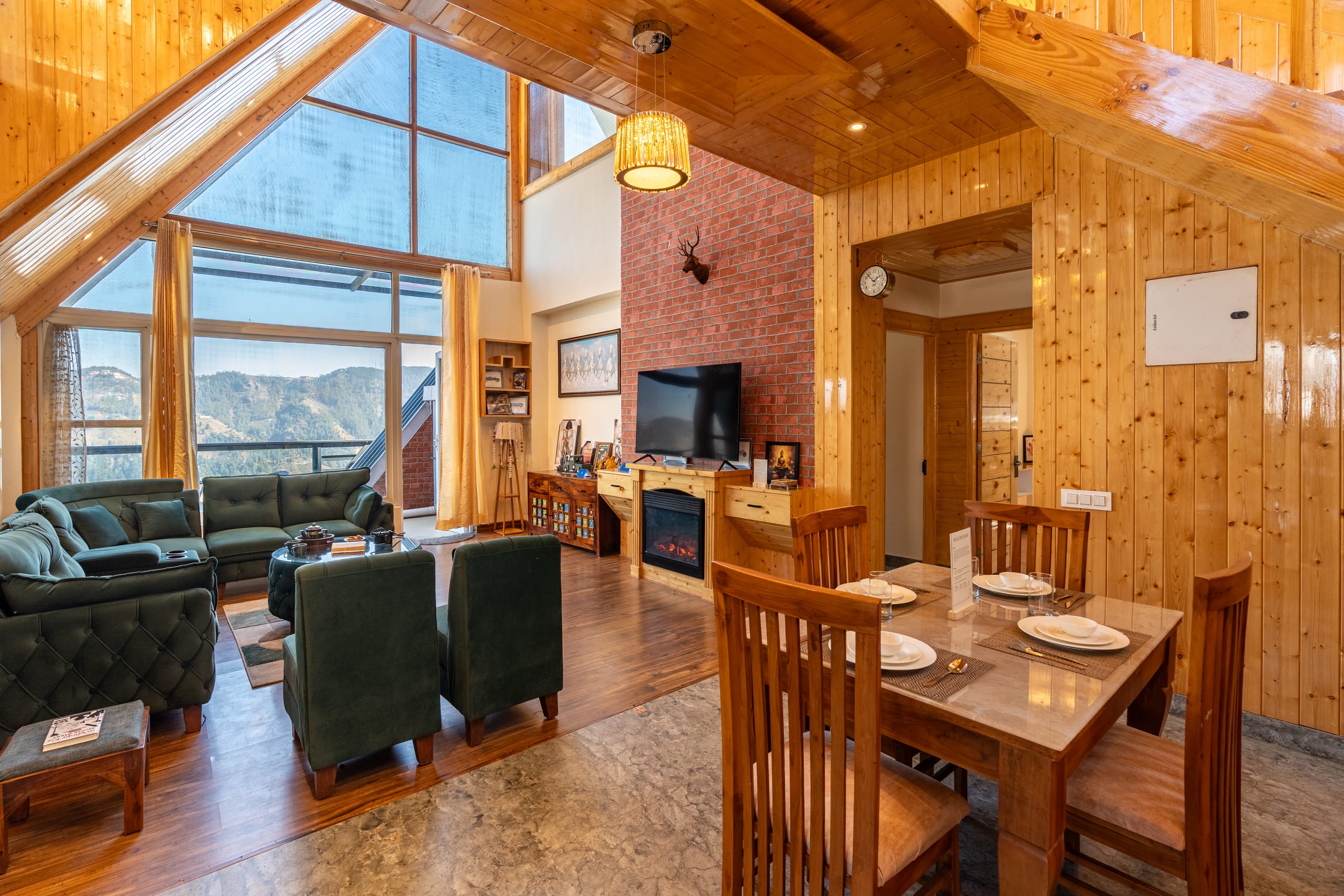 Living Room & Kitchen Photo 1